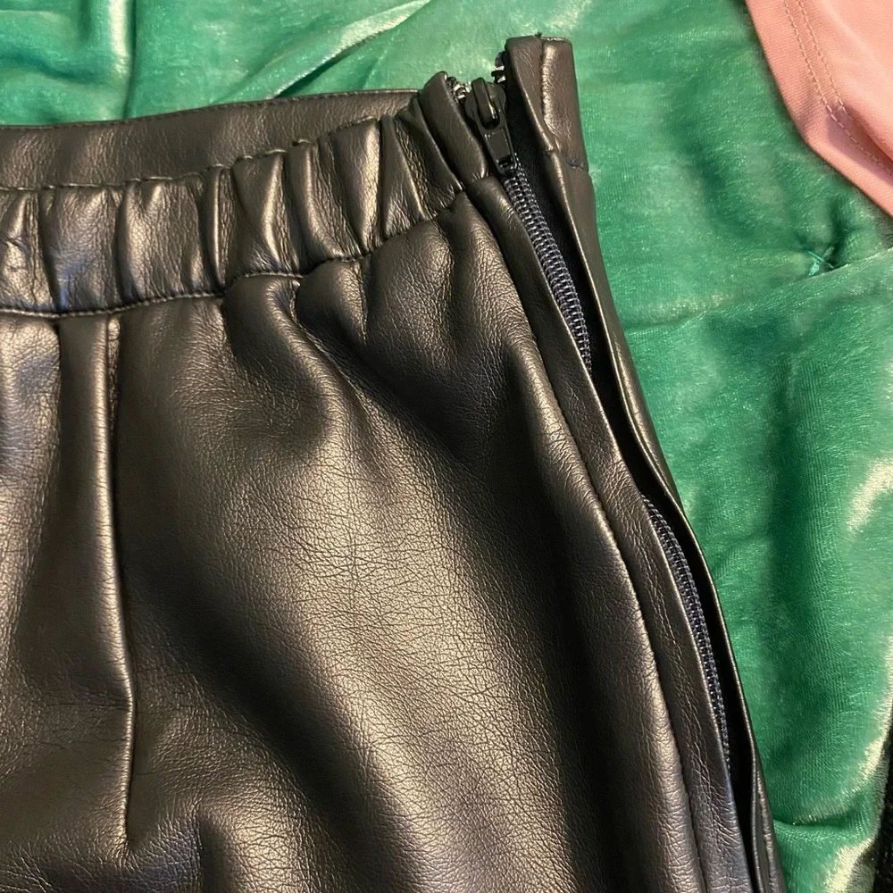NWT Plus Factor faux leather skirt - Picture 5 of 10